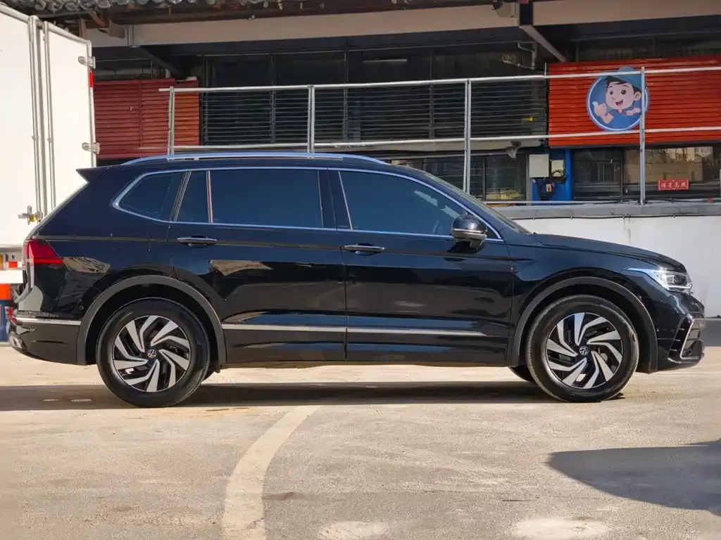 Volkswagen Tiguan L 2024 из CN, фото 10