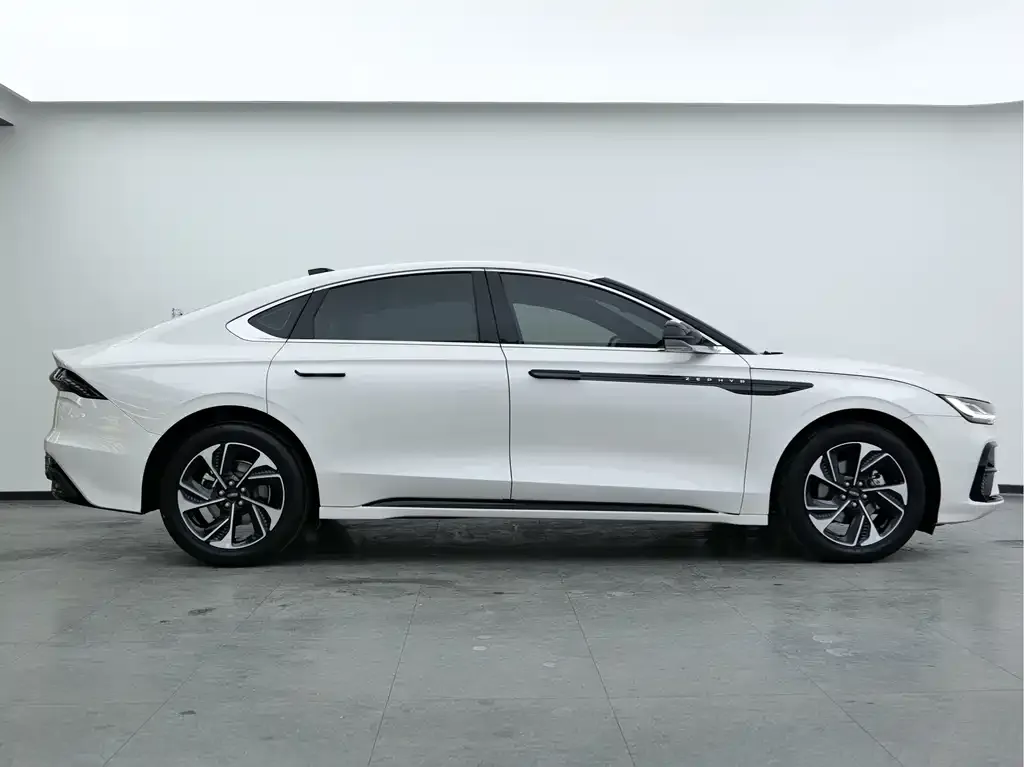 Lincoln Z 2023 из CN, фото 7