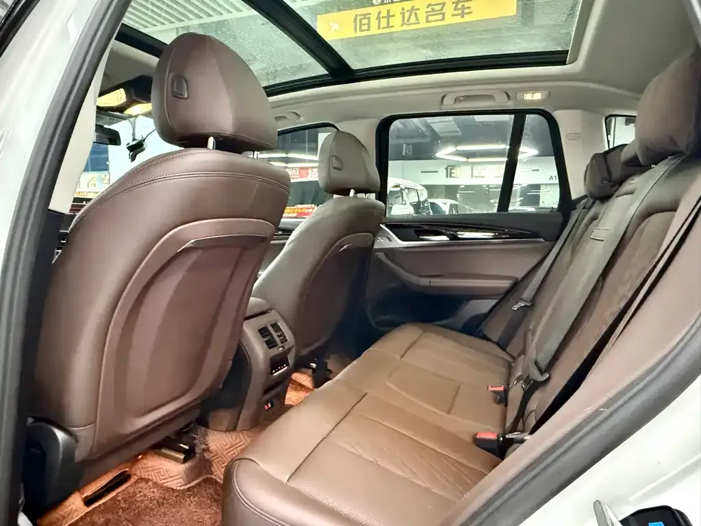 BMW X3 2024 из CN, фото 2