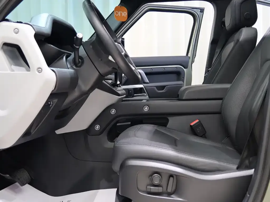 Land Rover Defender 2023 из CN, фото 3