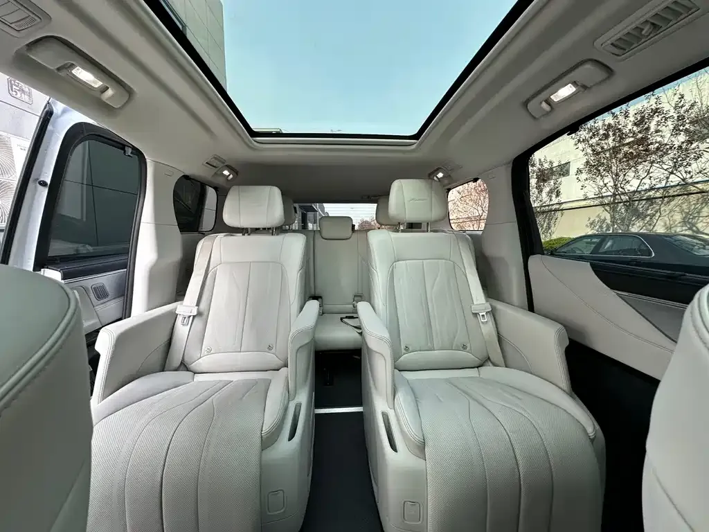 Buick GL8 Hybrid 2024 из CN, фото 8