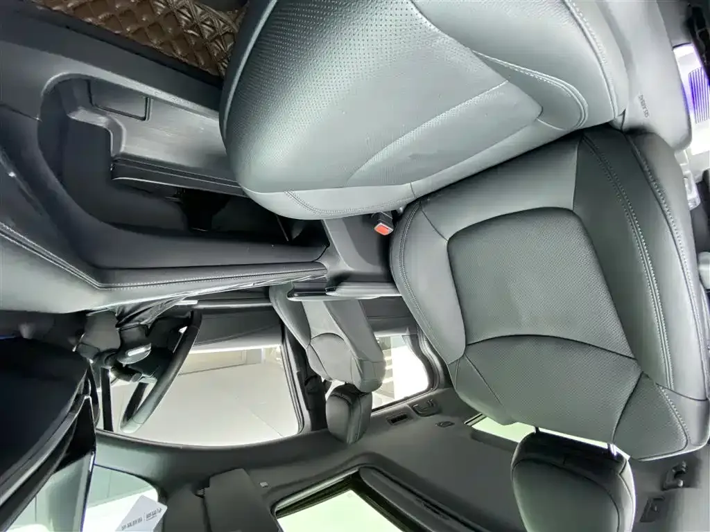 Toyota Sienna 2022 из CN, фото 4