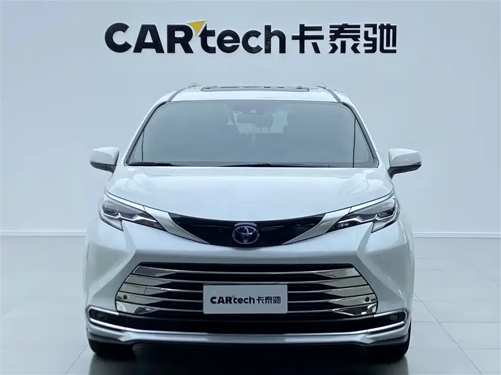 Toyota Sienna 2022 из CN, фото 2