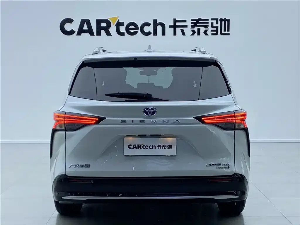 Toyota Sienna 2022 из CN, фото 3