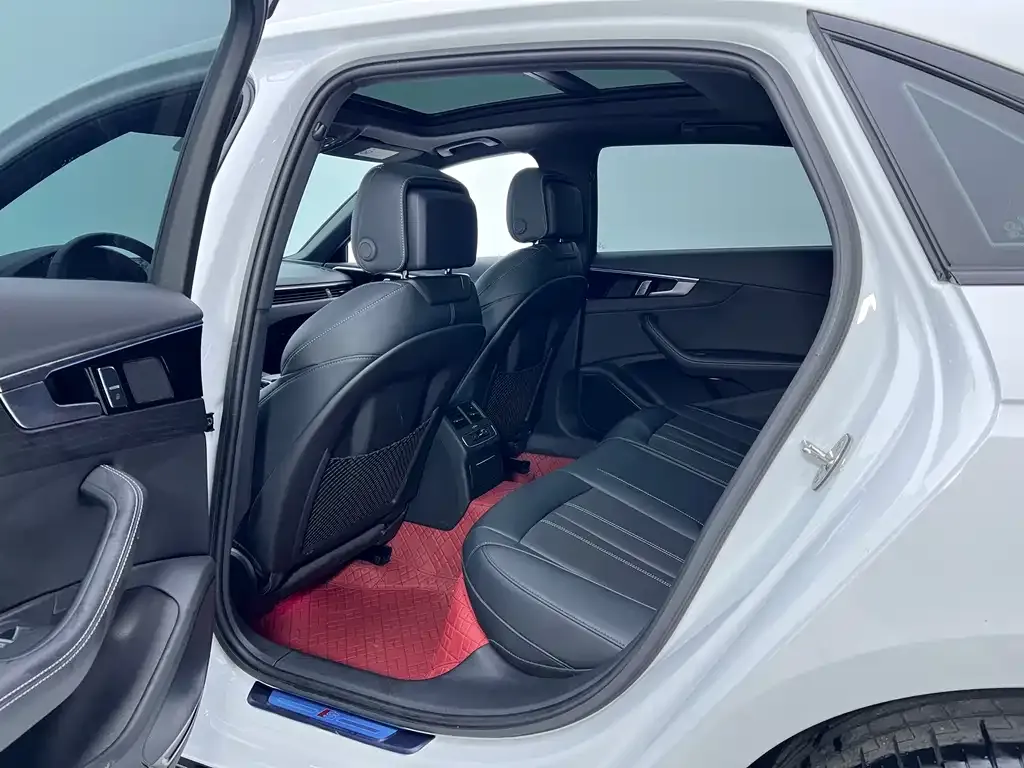 Audi A4L 2025 из CN, фото 3