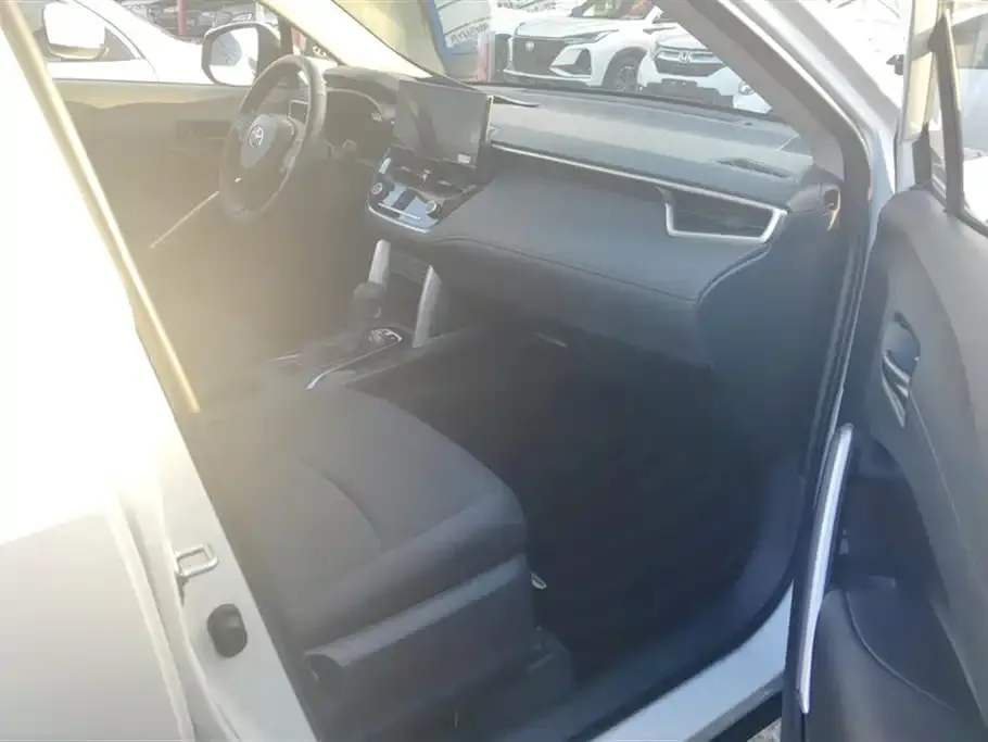 Toyota Corolla Cross 2025 из CN, фото 3
