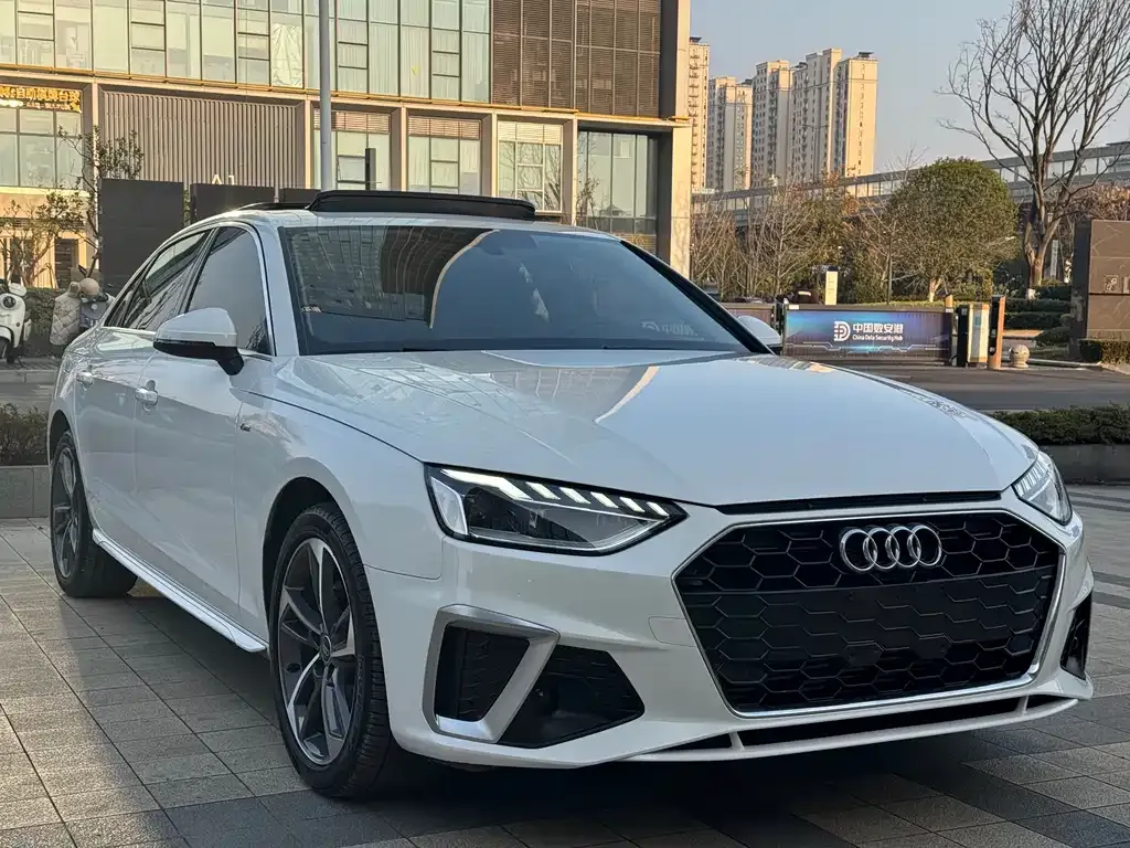 Audi A4L 2022 из CN, фото 1