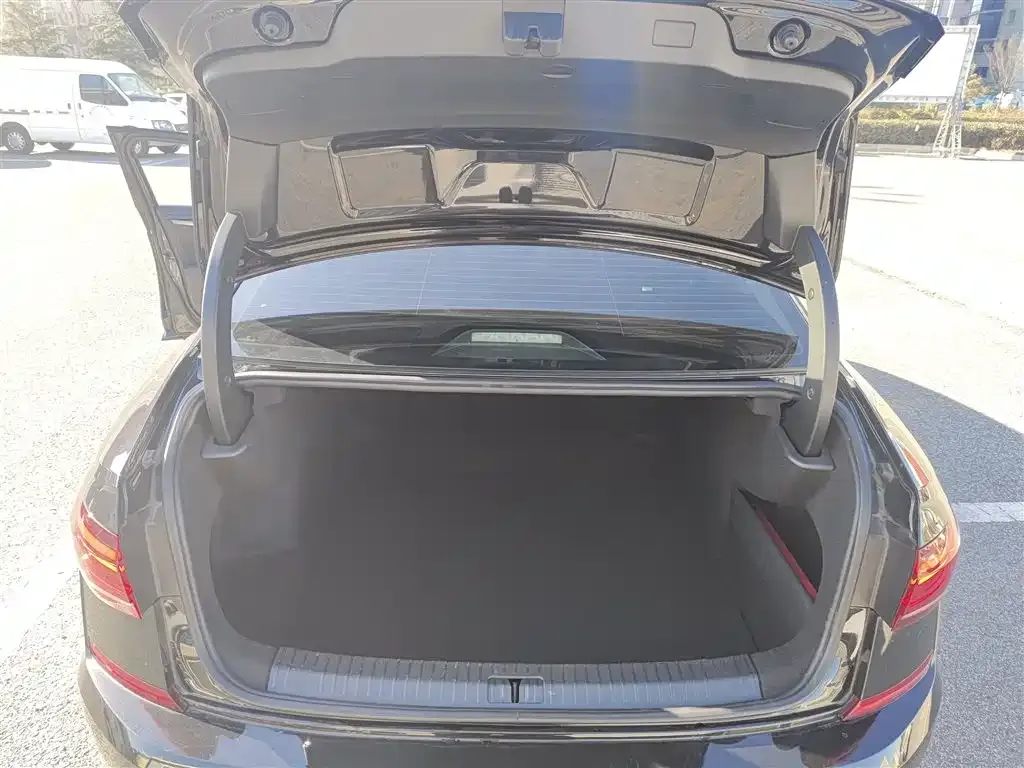 Volkswagen Passat 2023 из CN, фото 6
