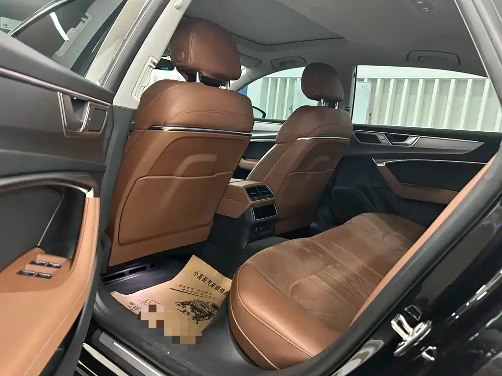 Audi A7L 2025 из CN, фото 9