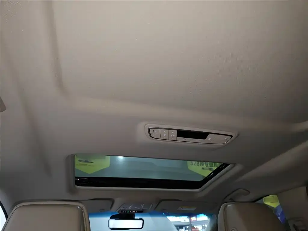 Buick GL8 2023 из CN, фото 3