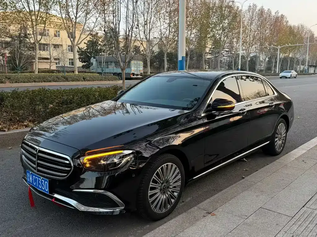 Mercedes-Benz E-Class — фото 5