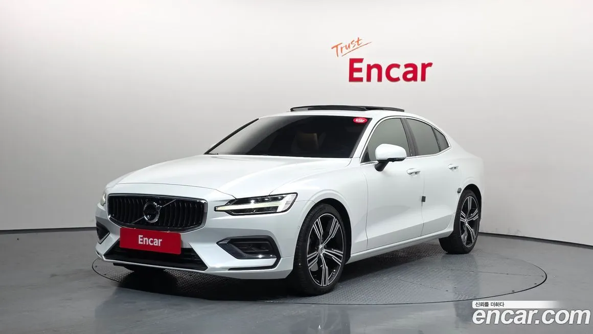 Volvo S60 — фото 1