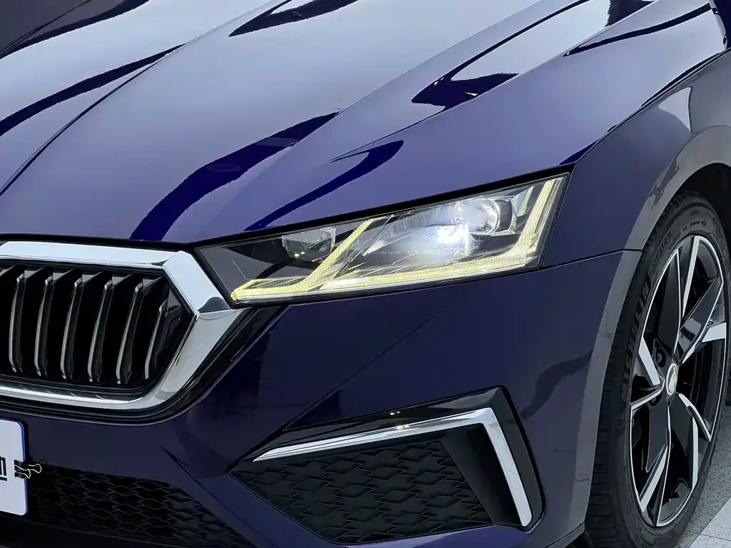 Skoda Octavia — фото 6