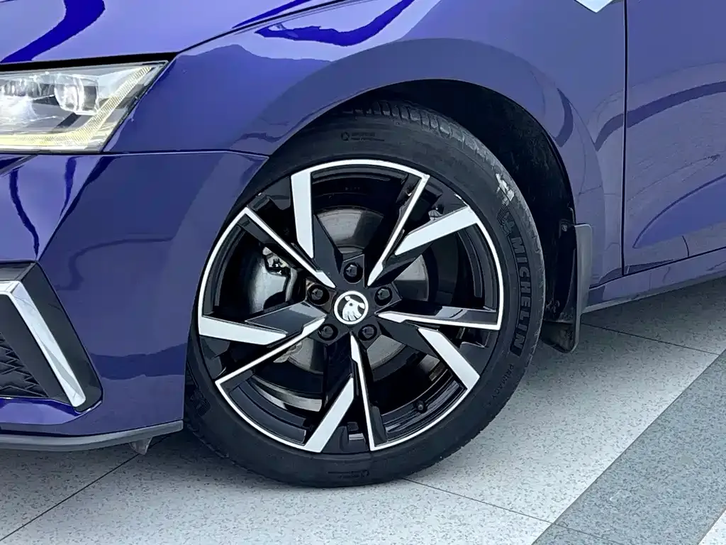 Skoda Octavia — фото 5