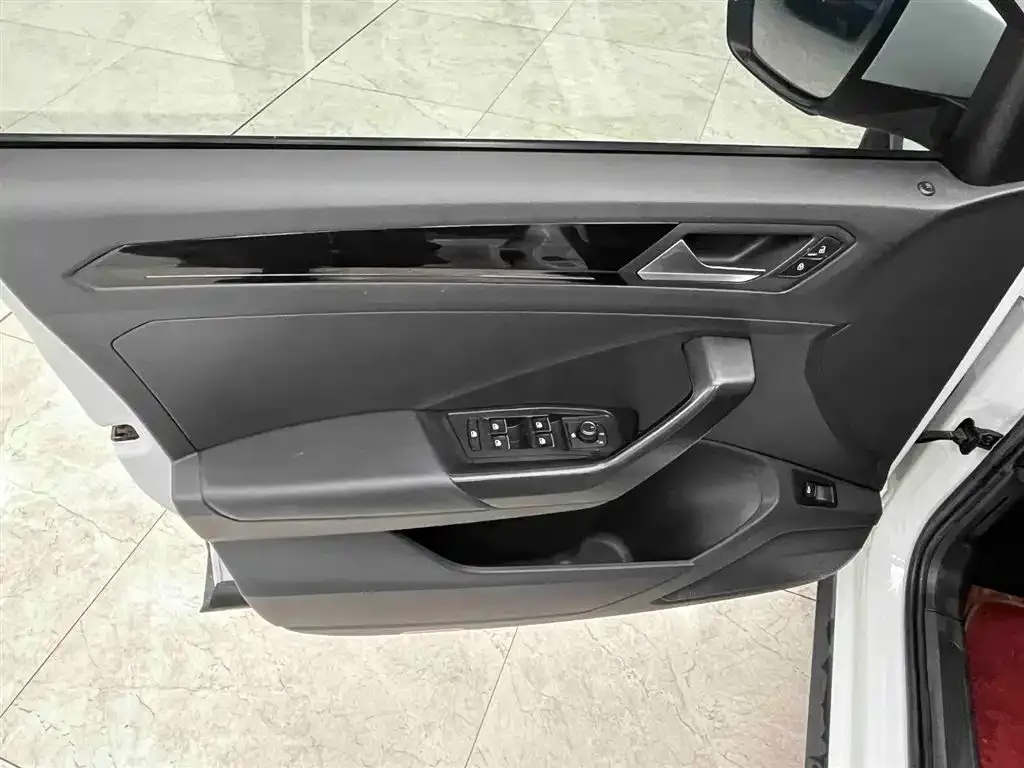 Volkswagen T-Roc 2021 из CN, фото 10