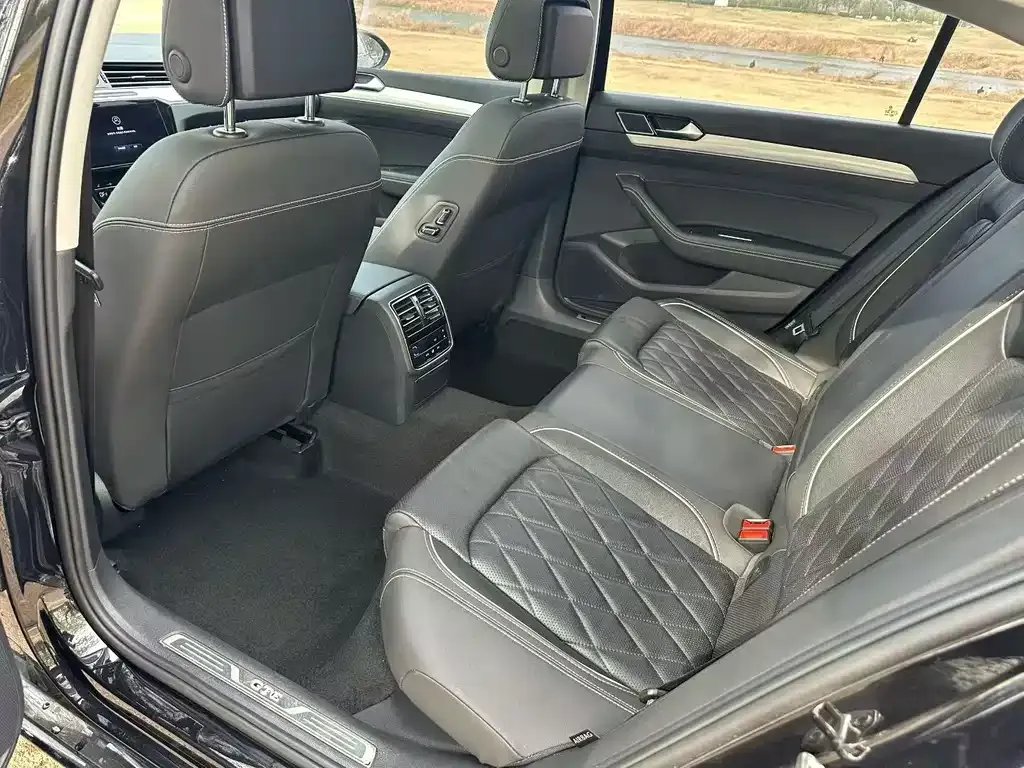 Volkswagen Magotan GTE PHEV 2023 из CN, фото 5