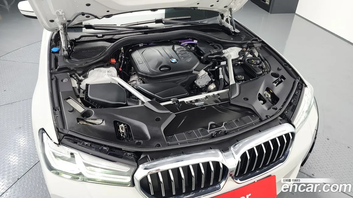 BMW 5-Series 2023 из KR, фото 8