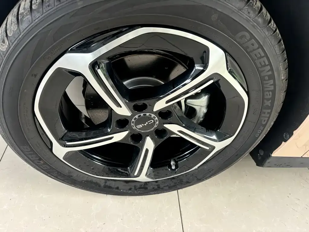 BYD Seal 06GT — фото 9