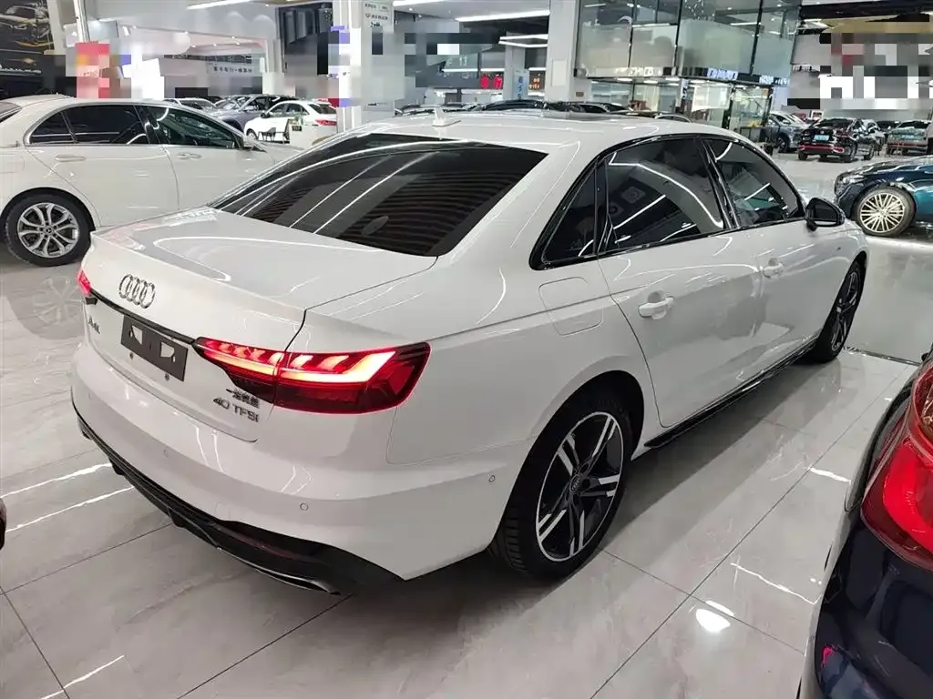 Audi A4L 2023 из CN, фото 9