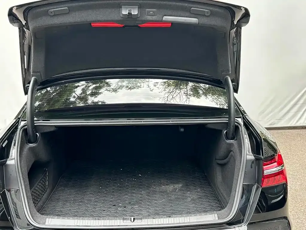 Audi A6L 2021 из CN, фото 6