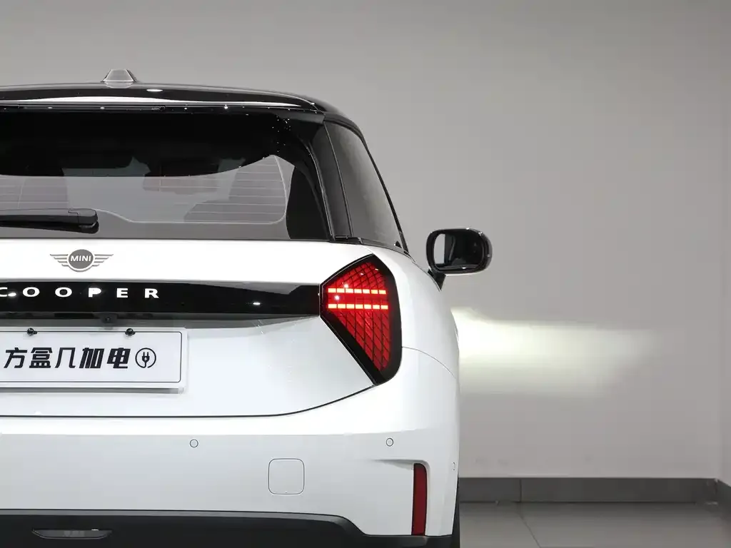 [object Object] MINI COOPER EV 2024 из CN, фото 6