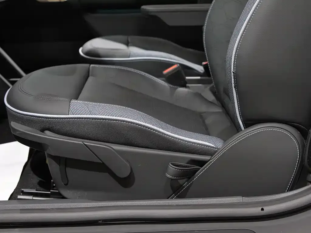 [object Object] MINI COOPER EV 2024 из CN, фото 9