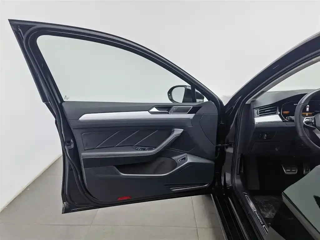 Volkswagen Magotan 2025 из CN, фото 4