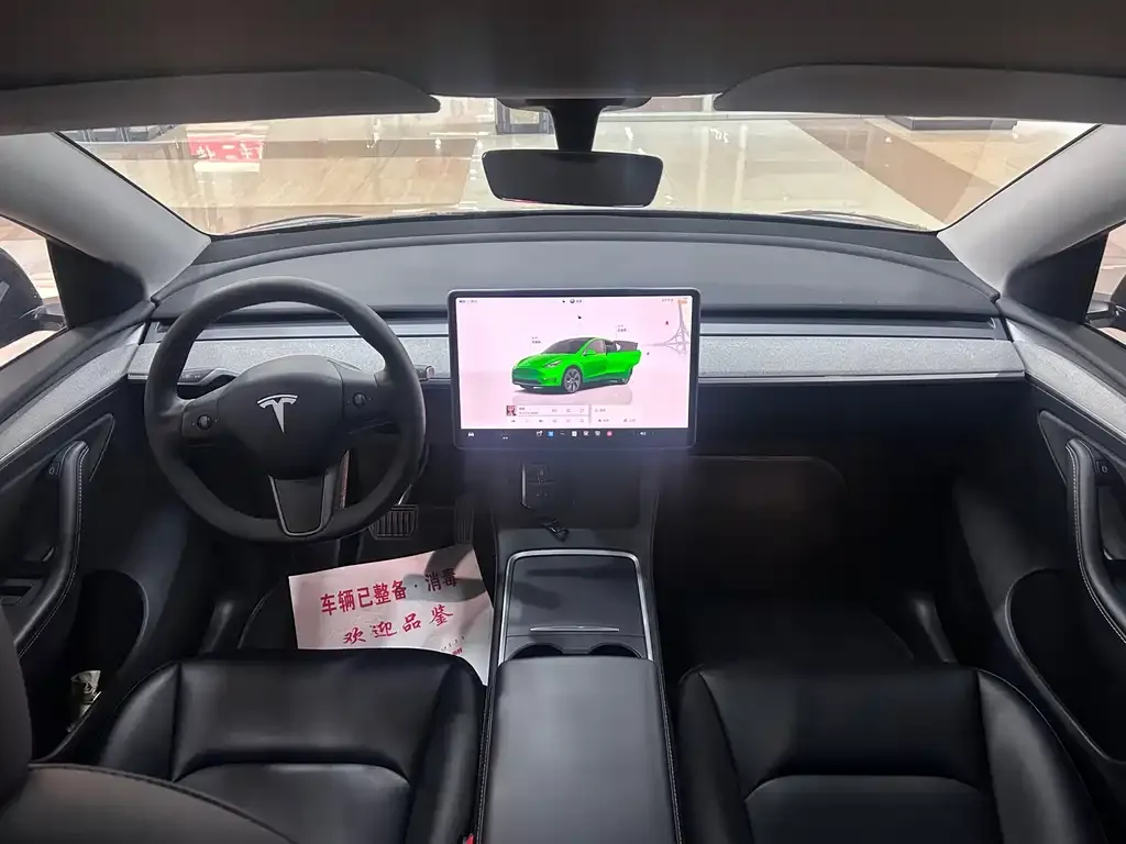 Tesla Model Y — фото 4