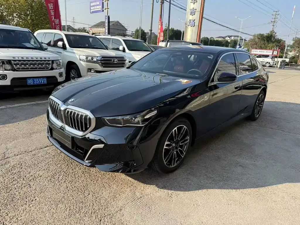 BMW 5 Series 2025 из CN, фото 1