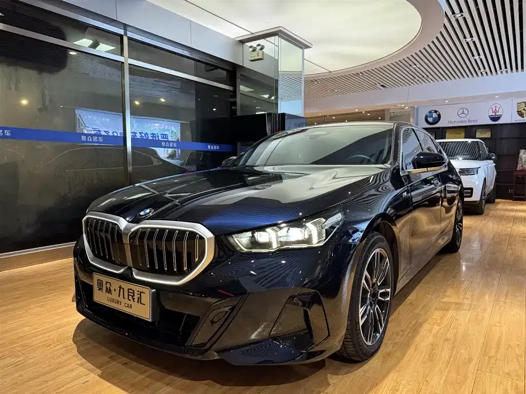 BMW 5 Series 2025 из CN, фото 1