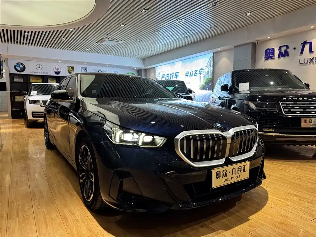 BMW 5 Series 2025 из CN, фото 3