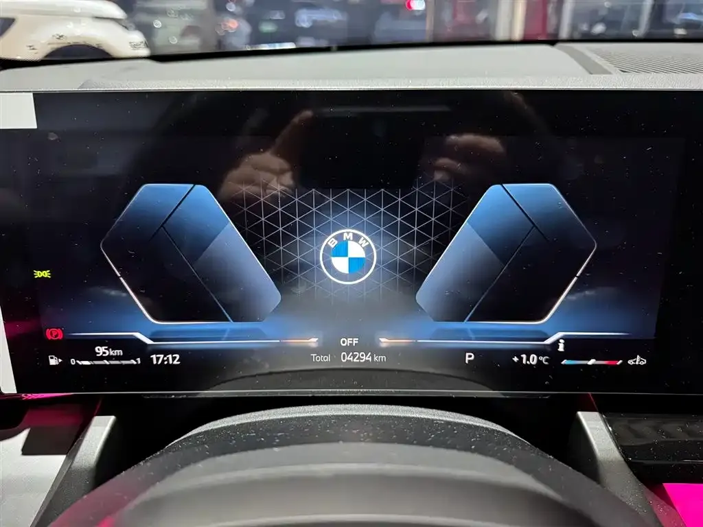 BMW 5 Series 2025 из CN, фото 8
