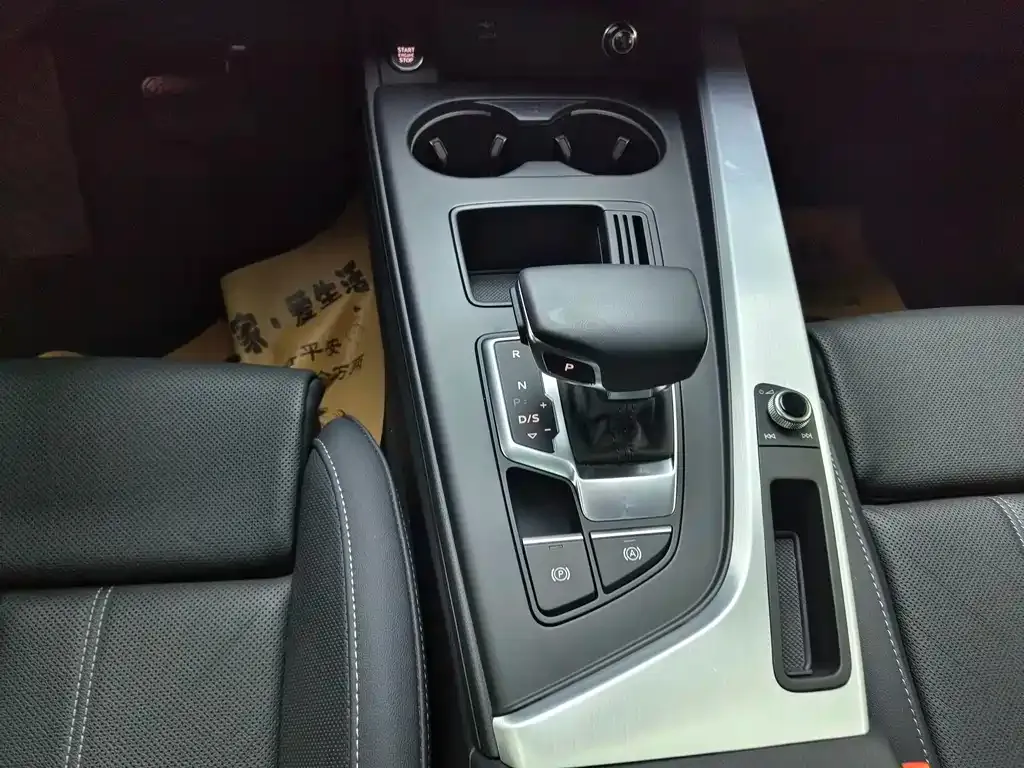 Audi A4L 2024 из CN, фото 3