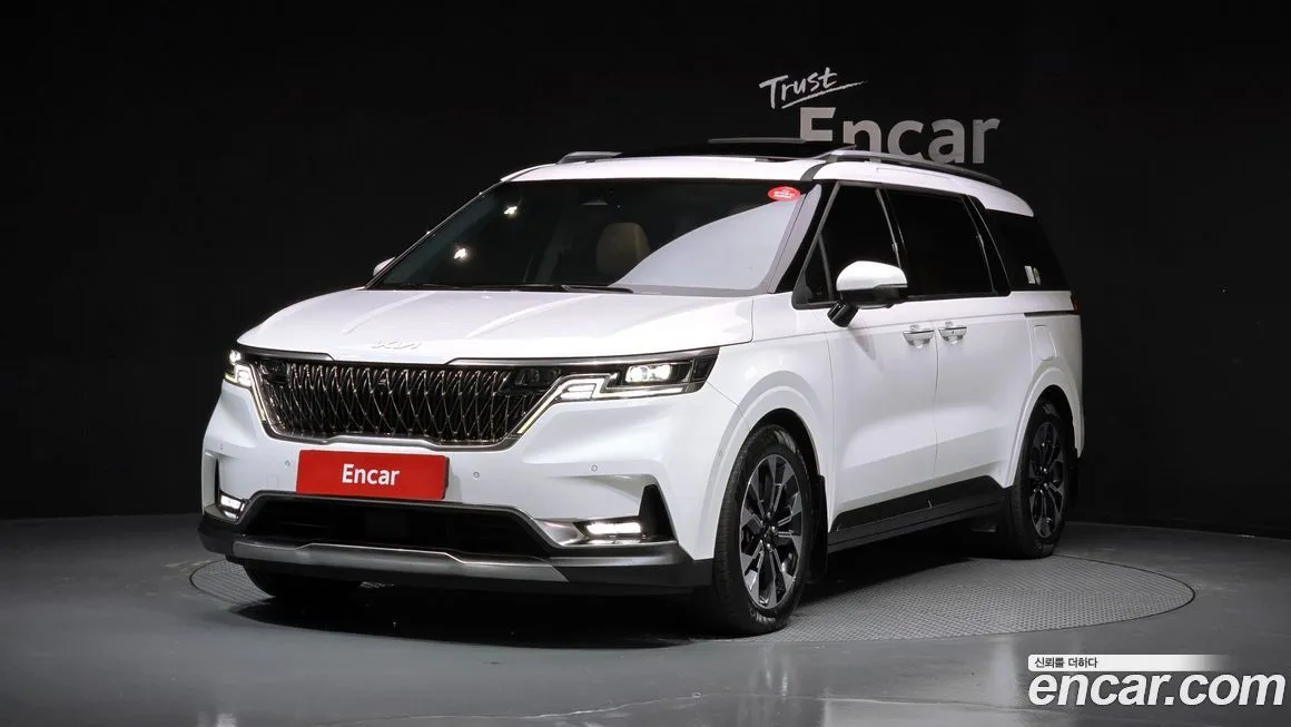 Kia Carnival — фото 1