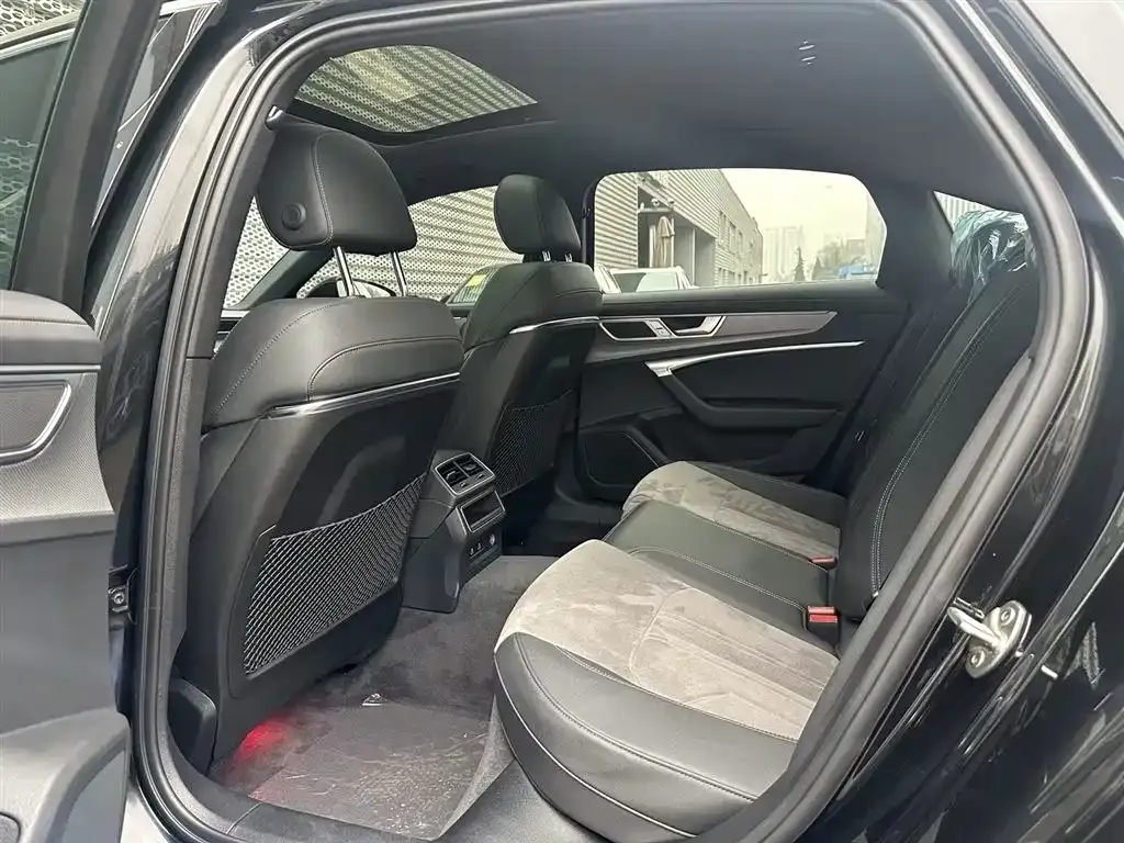 Audi A6L 2024 из CN, фото 6