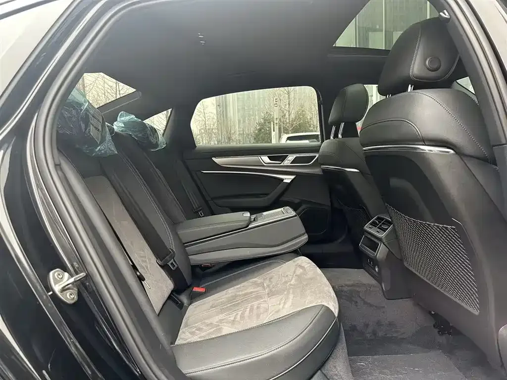 Audi A6L 2024 из CN, фото 2