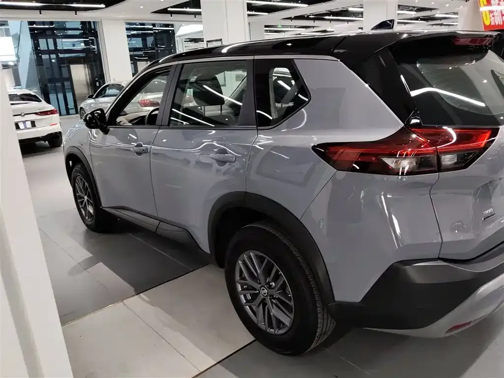 Nissan X-Trail 2023 из CN, фото 2