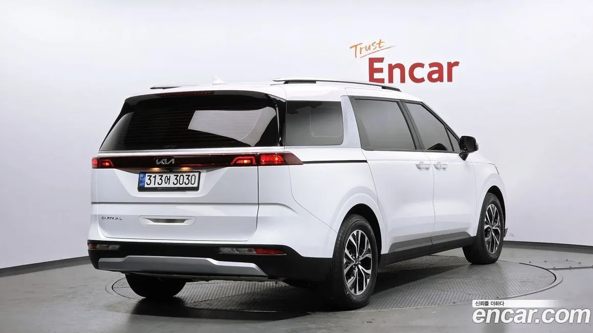 Kia Carnival — фото 3