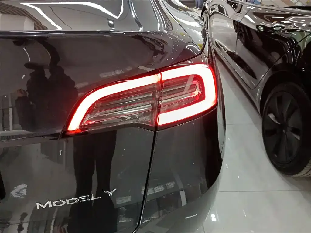 Tesla Model Y 2024 из CN, фото 10
