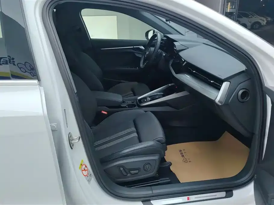 Audi A3 2023 из CN, фото 9