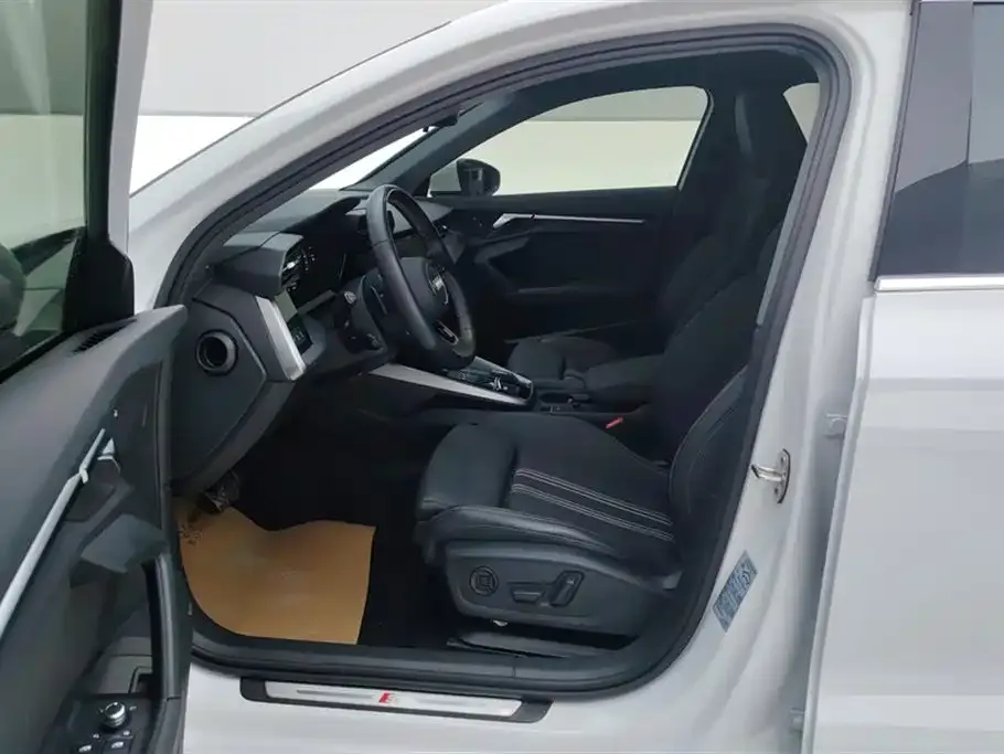 Audi A3 2023 из CN, фото 5
