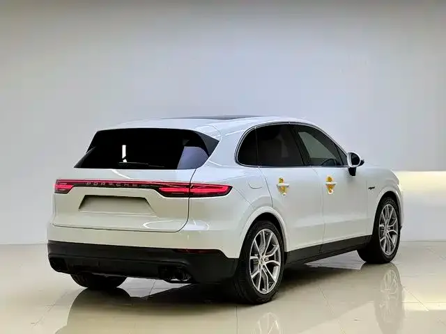 Porsche Cayenne Hybrid — фото 9