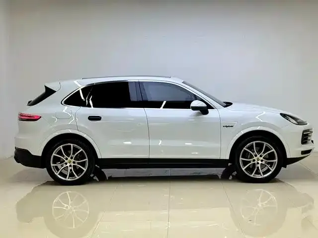 Porsche Cayenne Hybrid — фото 10