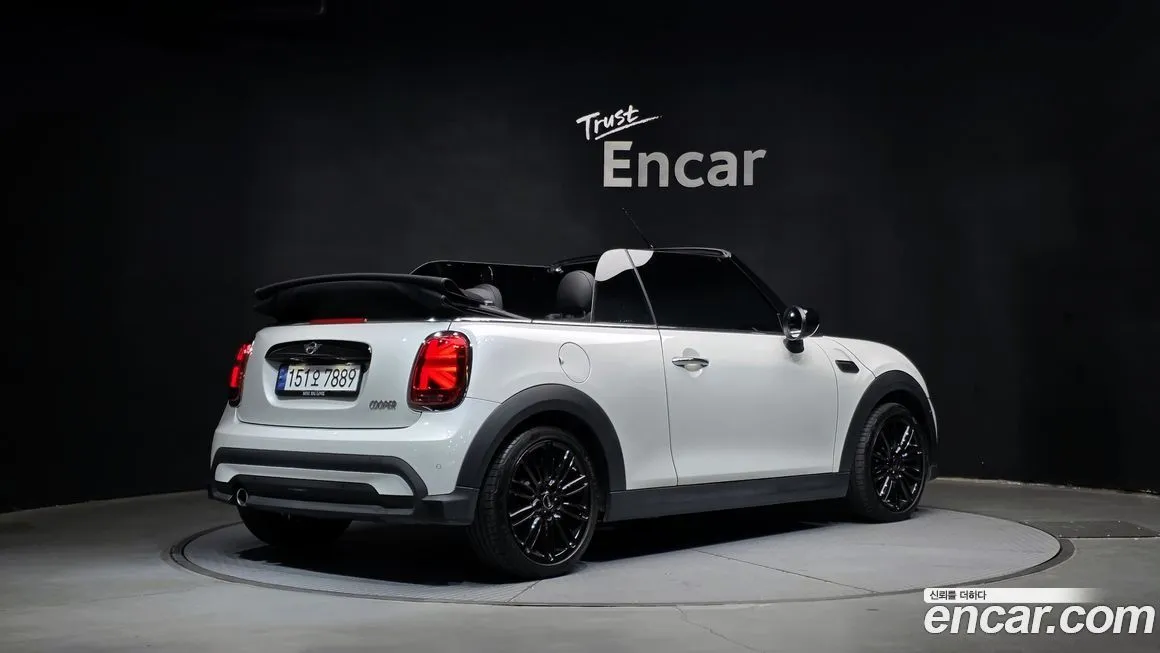 Mini Cooper Convertible 2024 из KR, фото 2