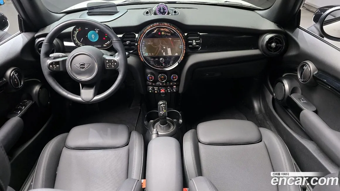 Mini Cooper Convertible 2024 из KR, фото 7
