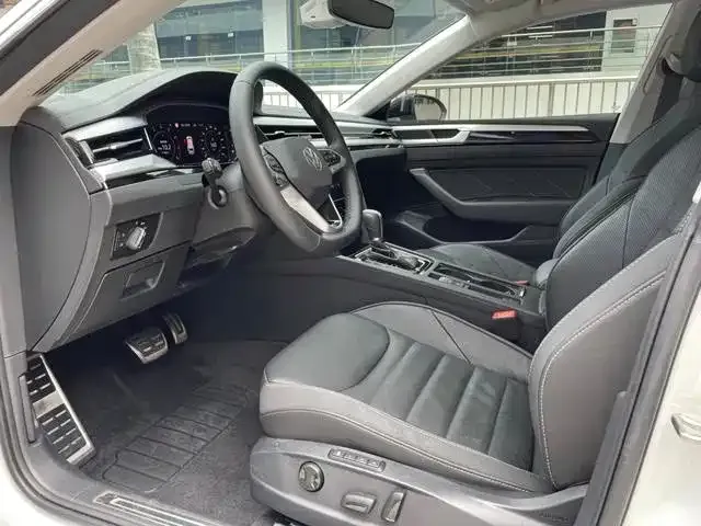 Volkswagen CC 2024 из CN, фото 5