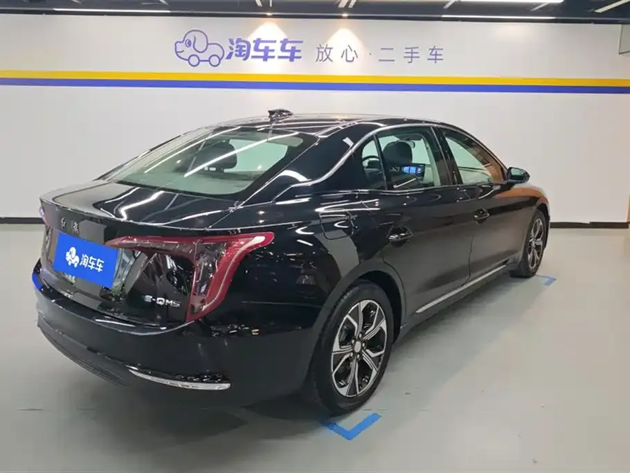 Hongqi E-QM5 — фото 3