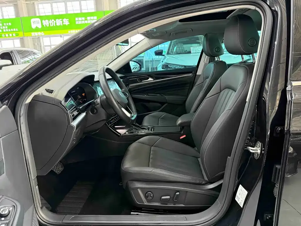 Volkswagen Passat 2022 из CN, фото 3