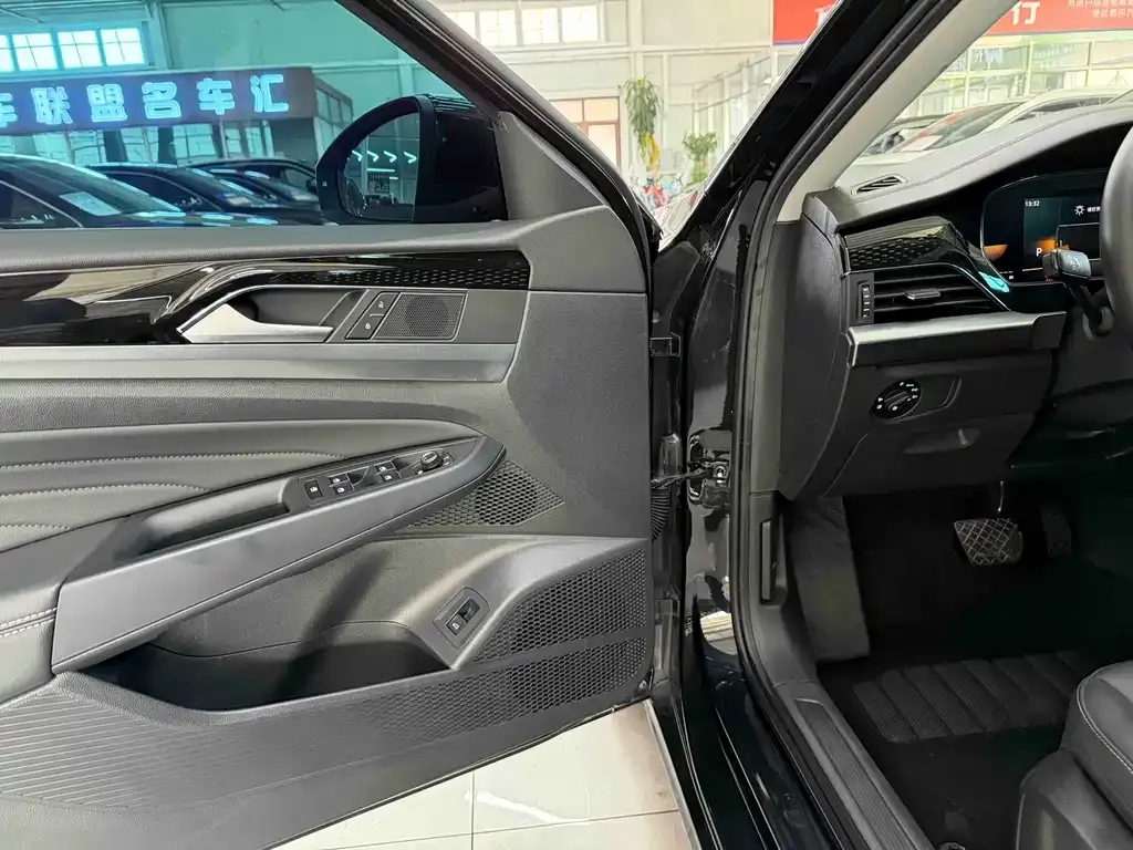 Volkswagen Passat 2022 из CN, фото 9