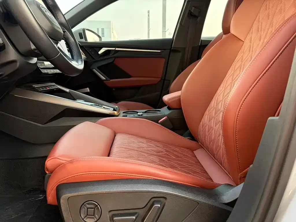 Audi A3 2024 из CN, фото 2